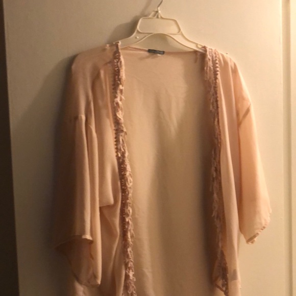 Charlotte Russe kimono size small…I’ve never worn it. 🙃 - Picture 1 of 3